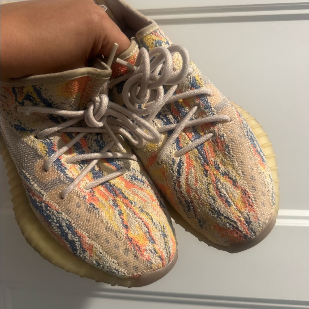 adidas Yeezy Boost 350 V2 - Picture 5 of 7